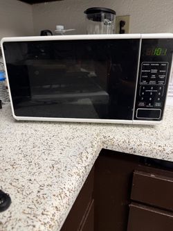 White Countertop Microwave Oven