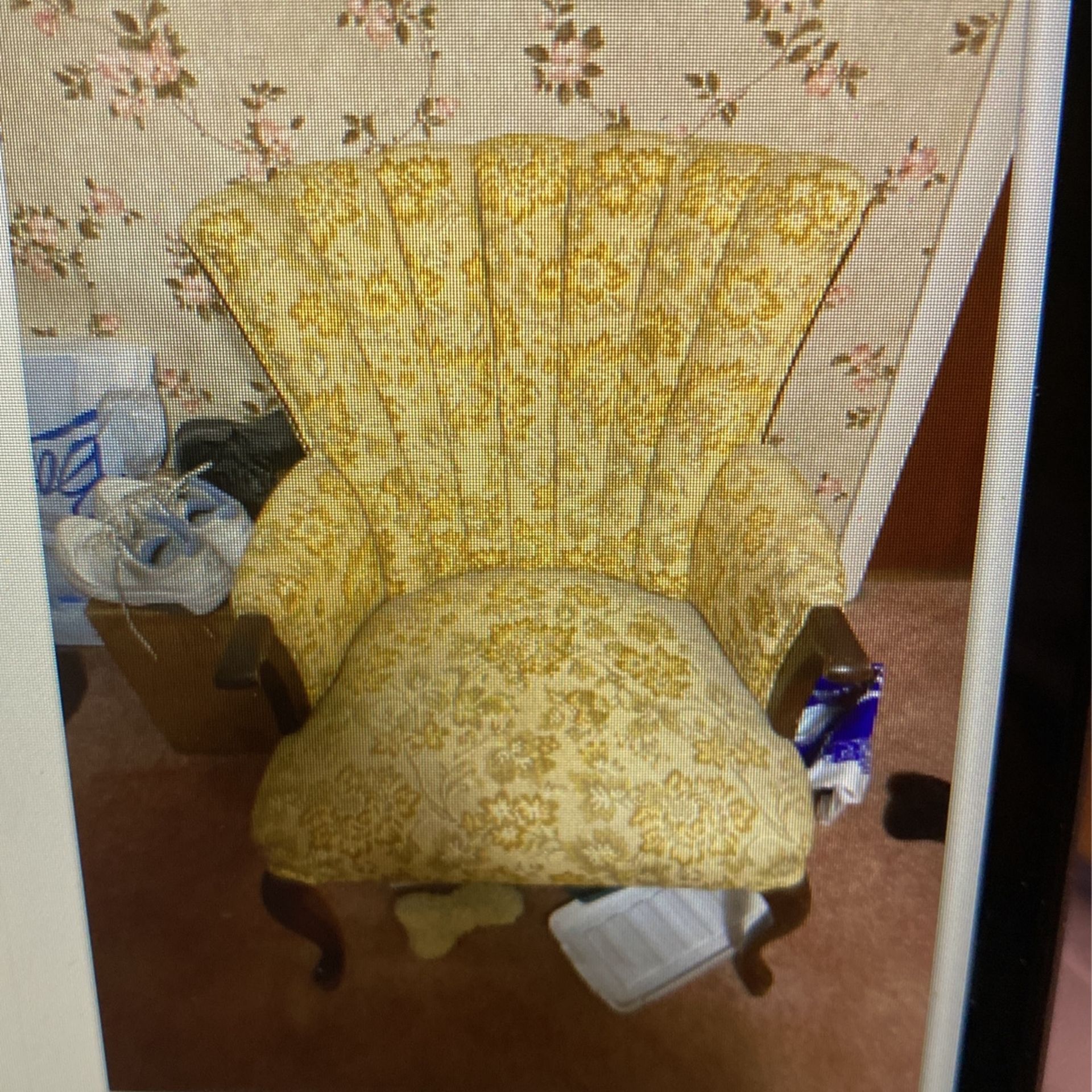 Antique High Back Sitting Chair