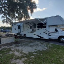 2015 FLEETWOOD Jamboree Searcher