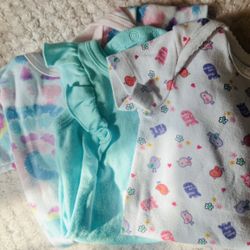 Newborn Babygirl Onesie Set! 💙 (E)
