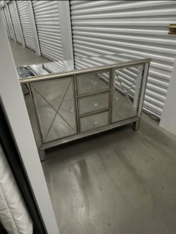 Mirrored Dresser & Nightstand Set – Glam Style