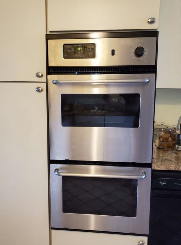 Maytag builtin electric kitchen double oven 24’’ for Sale