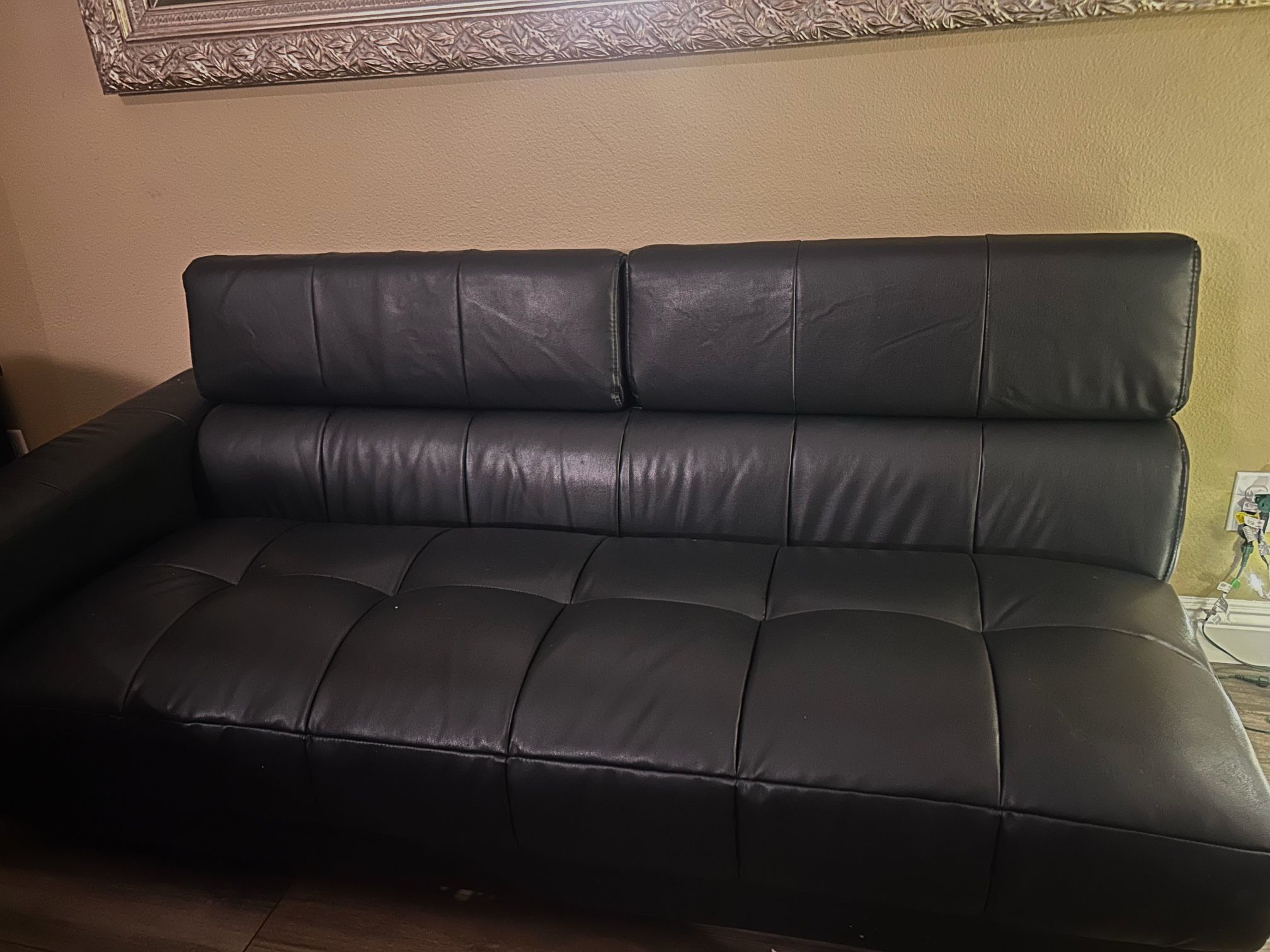 BLACK LEATHER MODERN SOFA GREAT CONDITION