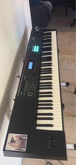 Roland Juno-DS88 Synthesizer Keyboard