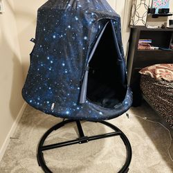 Pod Swing with Sturdy Stand 