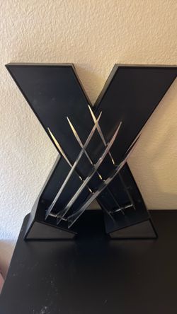 Marvel Legends Wolverine Claws Replica with "X" Stand