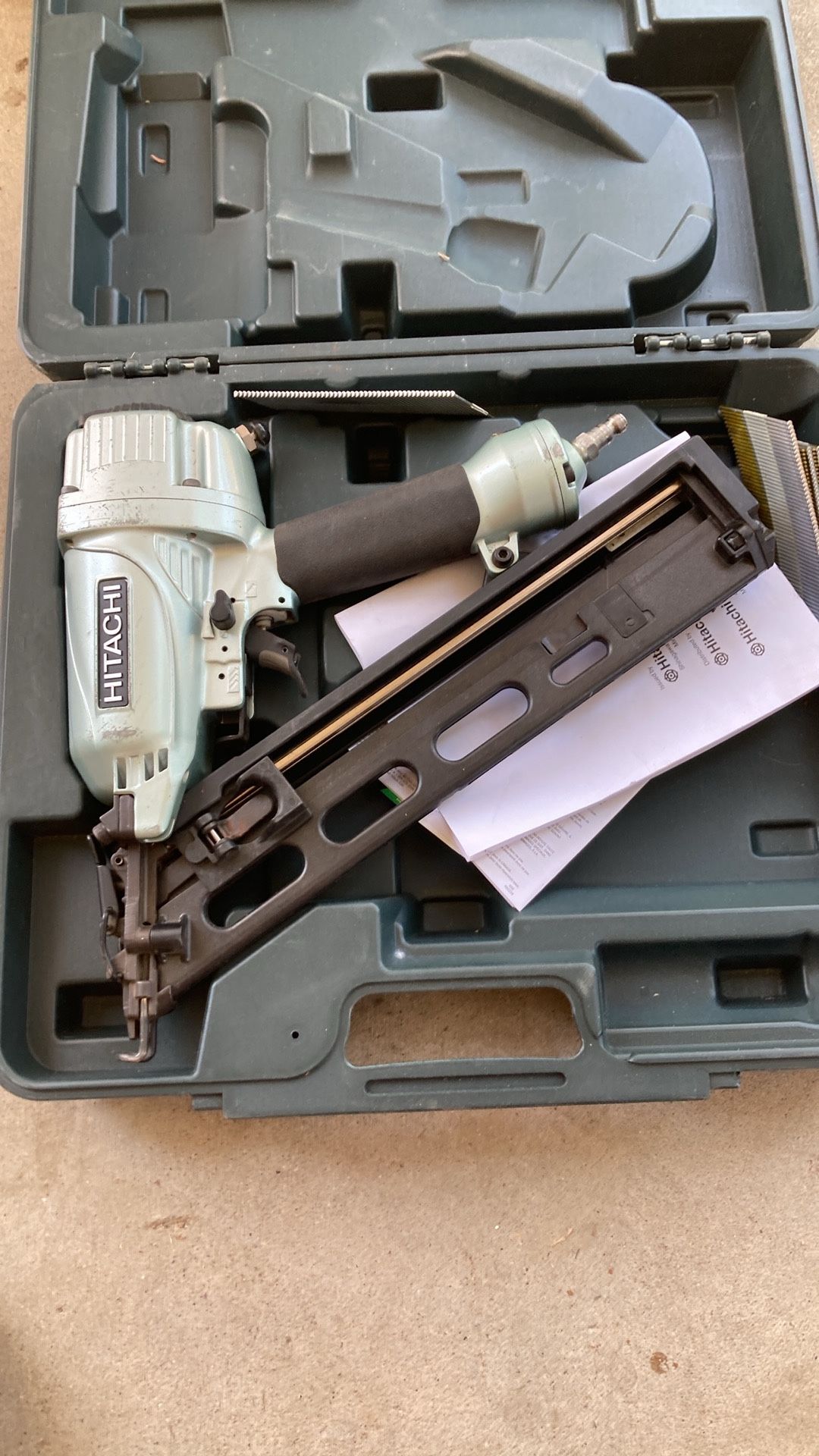 Hitachi Finishing Nail Gun