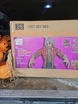 Halloween 9 1/2 Ft Immortal Werewolf With Lifeeyes