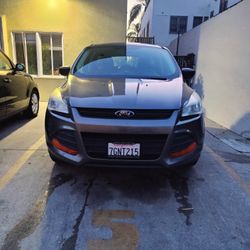 2014 Ford Escape! Clean Title!