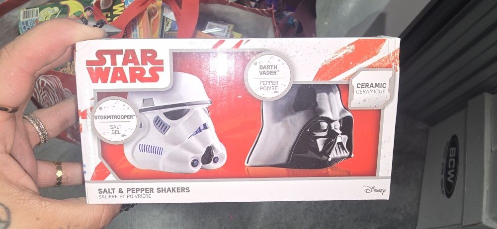 Star Wars Stormtrooper / Darth Vader Salt & Pepper Shakers Ceramic Set - New