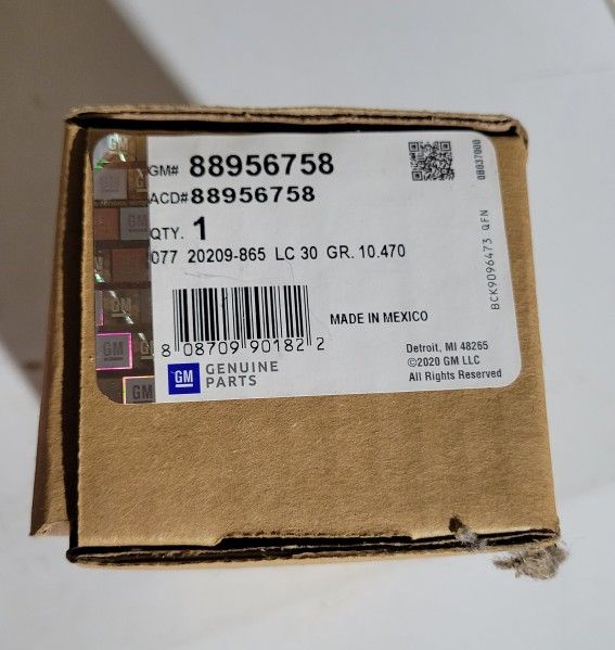 GM Front Driver Side Door Lock Corvett XLR NEW !