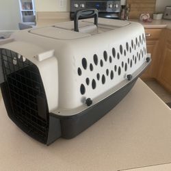 New Pet Carrier - Dog/Cat/Small Animal - NEED GONE TODAY!