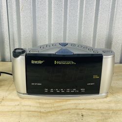 	Emerson Research CKS3528 SmartSet Projector Dual Alarm Digital AM/FM Clock Radio