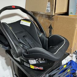 GRACO Car seat- SnugRide® Click And Connect- TrueShield W/ 2 Car Base 