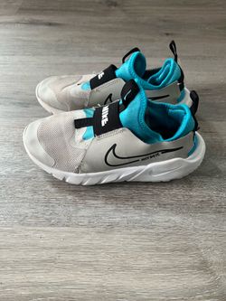Boys Nikes 3.5Y
