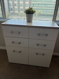 Bedroom dresser