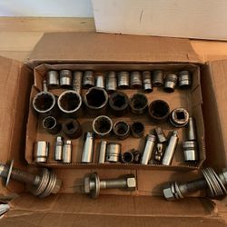 LOTS OF HEAVY DUTY TRUCKERS SOCKETS 