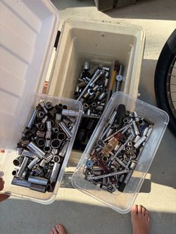 Socket wrenches