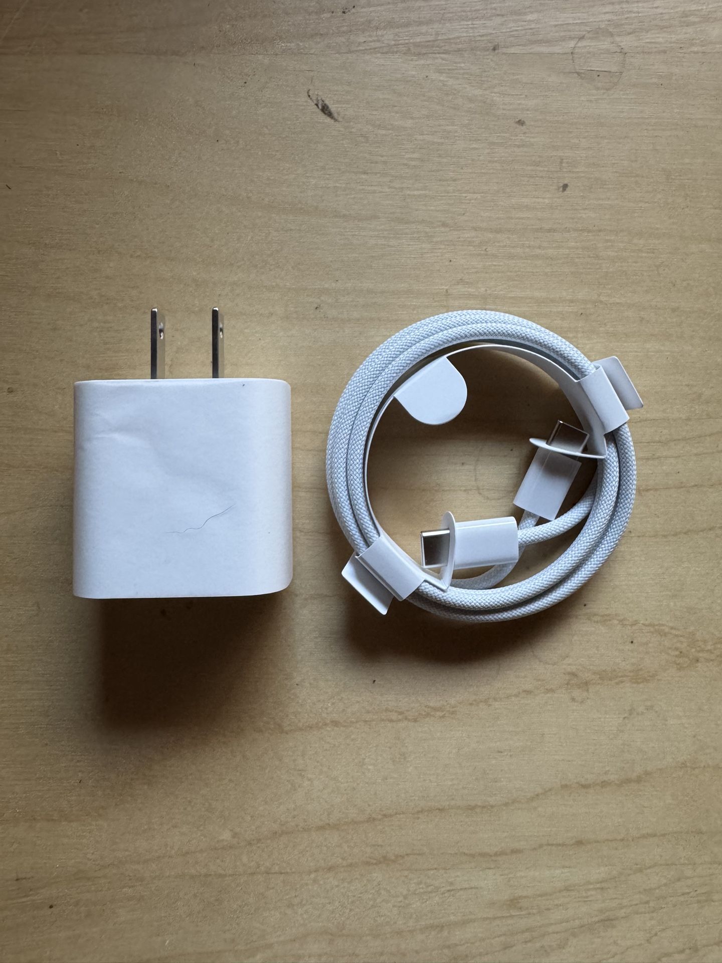 Apple iPhone Fast Charging And Cable USB C-C