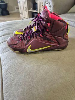 Nike LeBron 12 High-Top Basketball Sneakers Size 10 Lightly Used