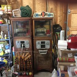 Vintage Arcade Penny Claw Machine