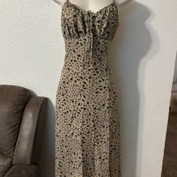 Women’s medium dress 