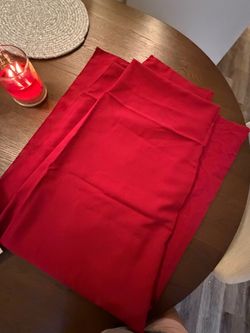 Table cloth  8 maroon rectangle