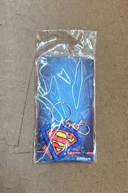 Pyramid America DC Comics “SUPERMAN” Keychain DISNEY Parks SOUVENIR 👀 (please read description)