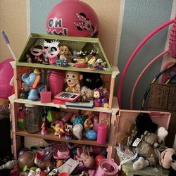 Vintage Doll Houses And Others 