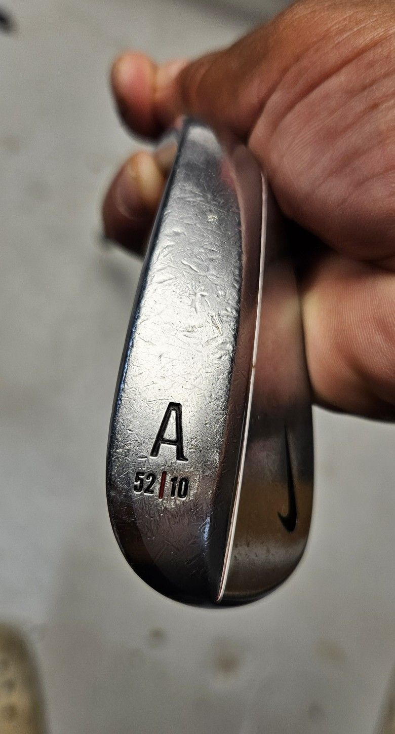 GOLF WEDGE