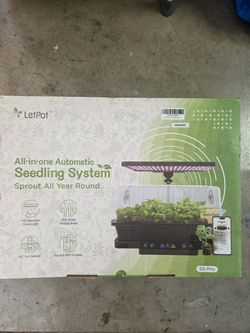 Ledpot smart seed starter with humidity dome