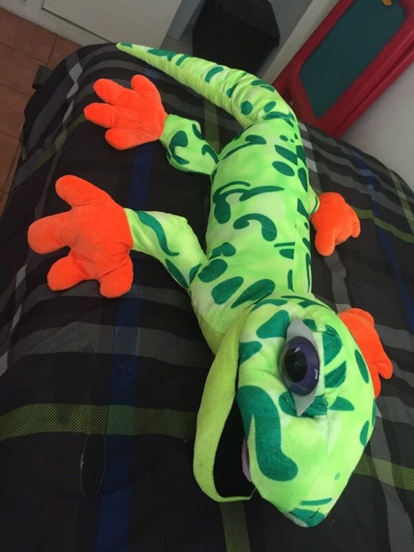 Giant Stuffed AnimalLizard for Sale in Whittier, CA OfferUp