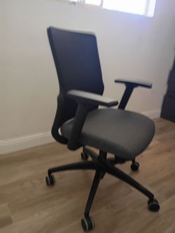 Desk chair