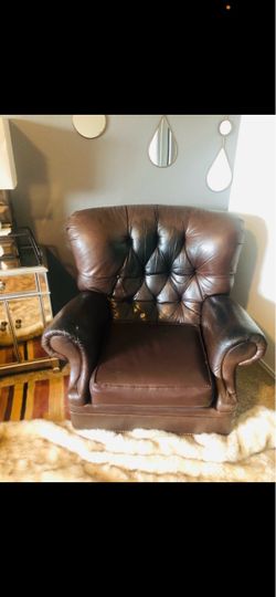Brown Recliner... comfortable and works great