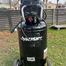 Husky
1.7 HP, 200 PSI, 30 Gal., 5.1 SCFM 90 PSI, Single-Stage, Oil Free Portable Vertical Electric Air Compressor