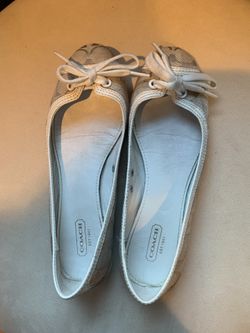 Gently Used Coach Shoes 100% authentic Tan size 7/8