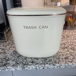Countertop Trash Can