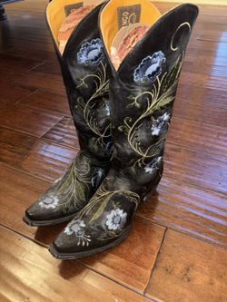 Brand New Woman Cowboy Boots