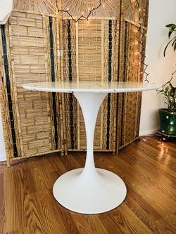 Mid Century Modern Style Tulip Base Table with faux marble top