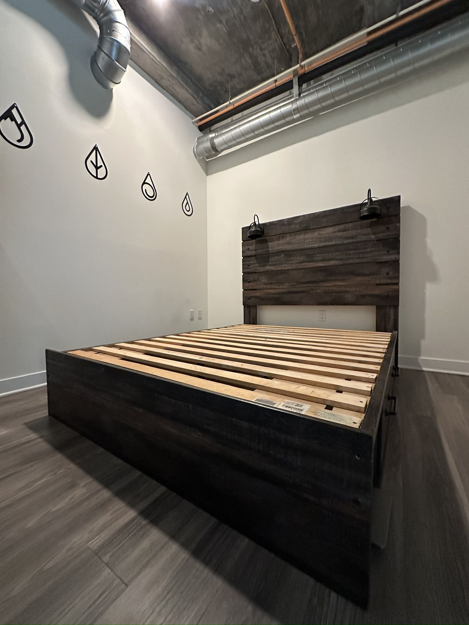 Queen Platform Bed