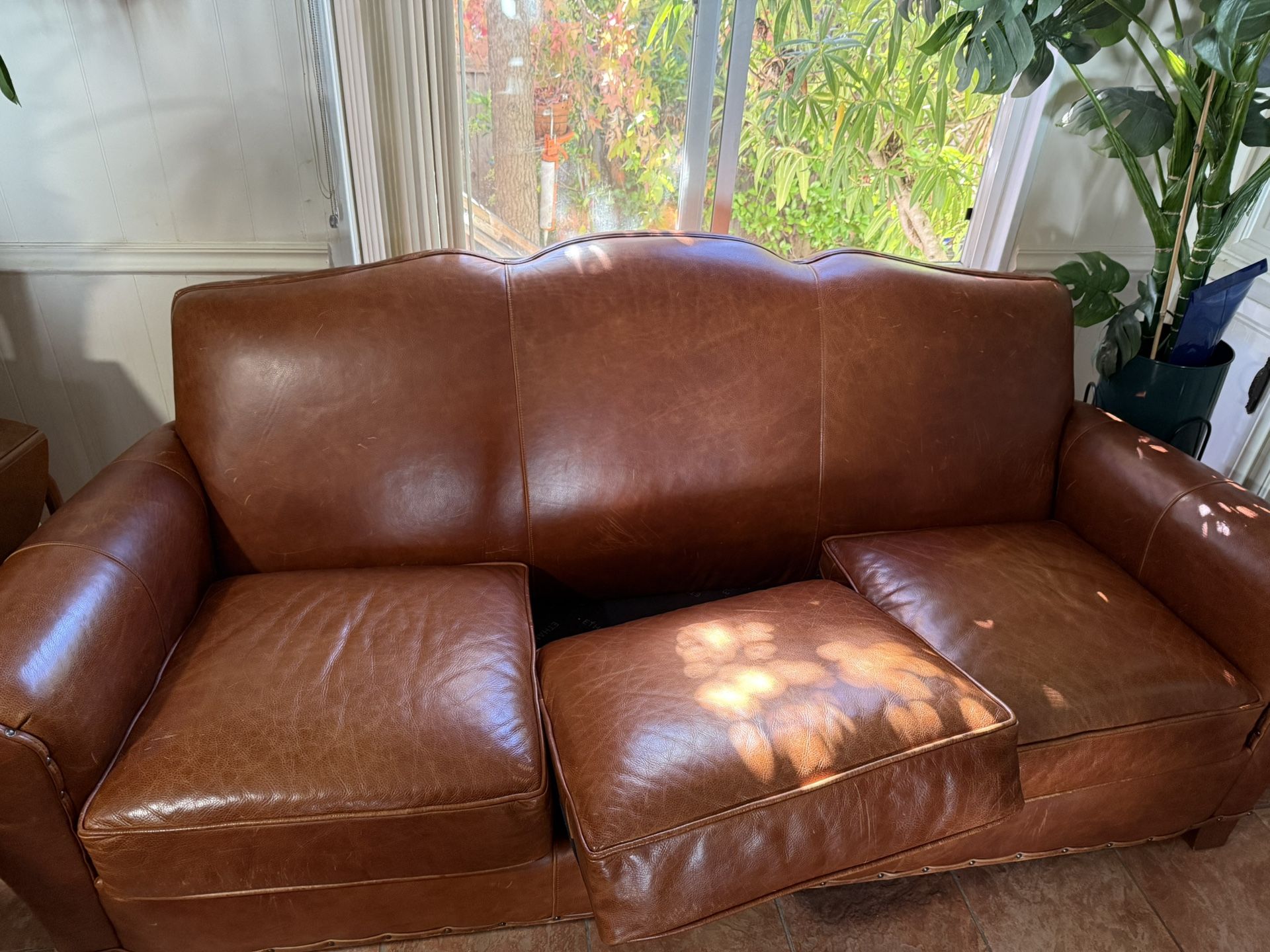 Hi, my mom sells leather sofas in good condition, and the 900