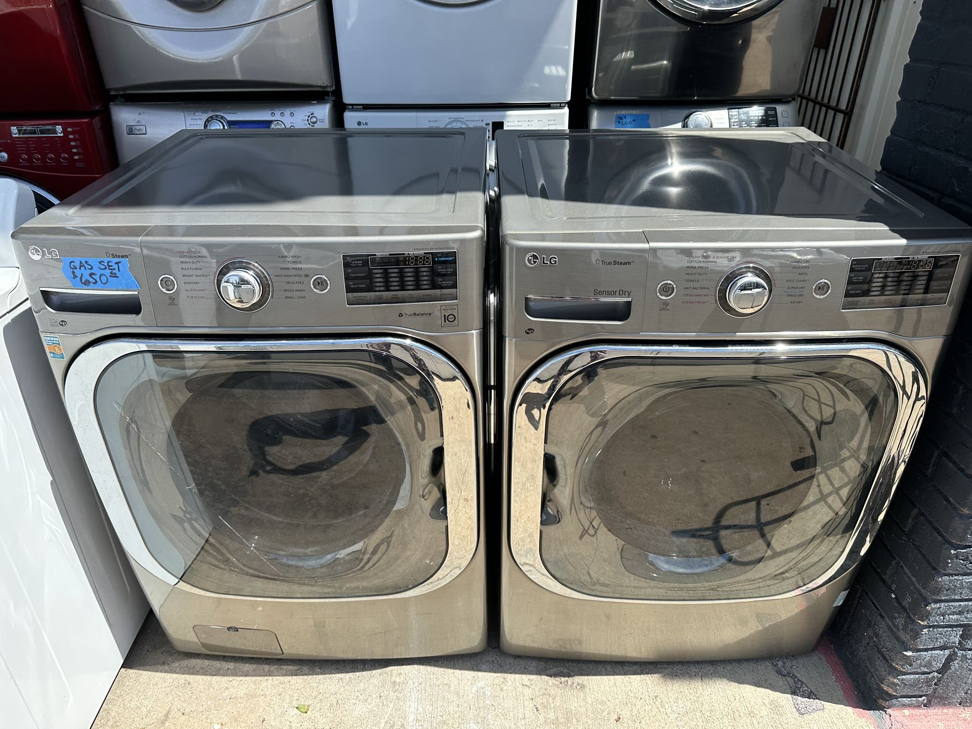 LG Steam Washer And Gas Dryer Set 