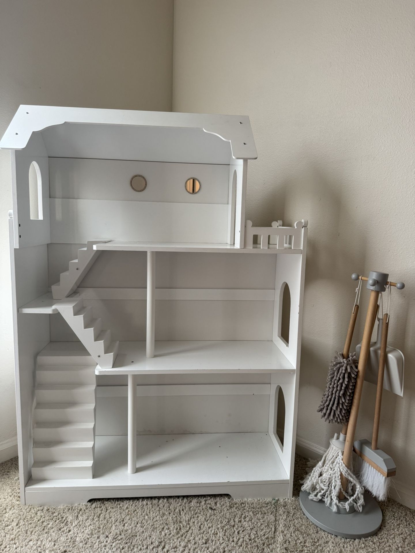 Dollhouse/bookshelf