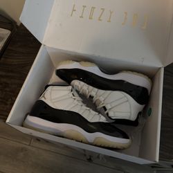 Gently Used Jordan 11 Graditudes Size 8 Og All
