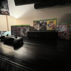 XBox One Bundle With Two Controllers 