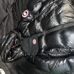 Canada Goose & Hat