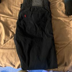 Black Levi Jeans Size 34 Waist / 32 Long 