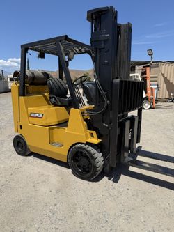 Caterpillar Forklift