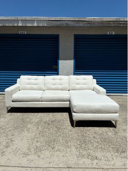 Scandinavian Designs Reversible Couch 🛻Delivery Available🛻