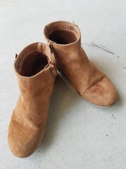 Cat&Jack Girl’s Pink Suede Ankle Boots size 2